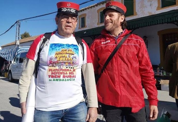 Imagen en la estación de Baza (Granada) de 31 de diciembre tras la reapertura de la Línea Guadix-Baza-Almendrícos, cuando se conmemoraban 35 años de su cierre.