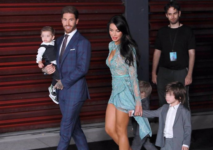 SERGIO RAMOS ARROPADO POR SU MUJER Y SUS TRES HIJOS, ACUDE AL PREESTRENO DEL DOCUMENTAL SOBRE SU VIDA