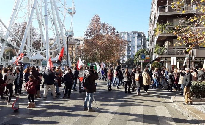 Imagen del comienzo de la manifestación educativa en el centro de Granada