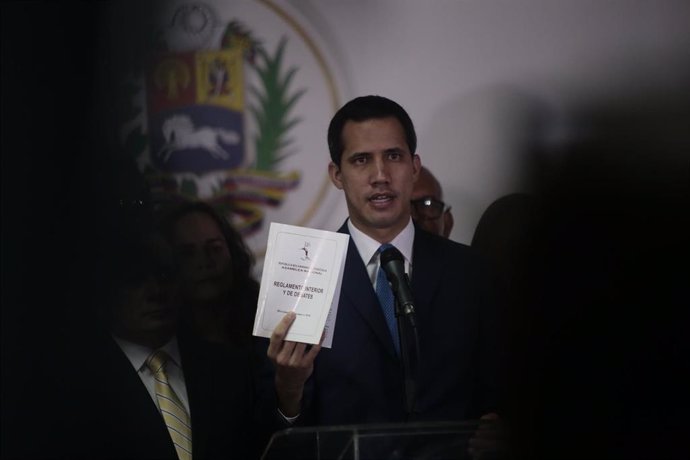 El autoproclamado "presidente encargado" de Venezuela, Juan Guaidó