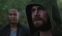 Stephen Amell (Arrow) rompe su silencio sobre el final de Crisis en Tierras Infinitas