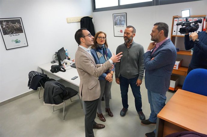 Herrador (izda.) en su visita a Montilla