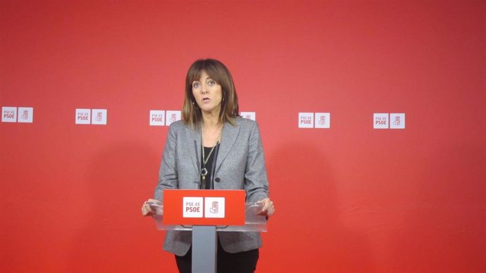 La secretaria general del PSE-EE, Idoia Mendia, en rueda de prensa en Bilbao