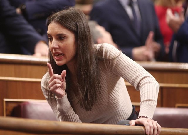 La portavoz de Unidas Podemos en el Congreso, Irene Montero, durante  la sesión de constitución de las Cortes para la XIV Legislatura en el Congreso de los Diputados, Madrid (España), a 3 de diciembre de 2019.