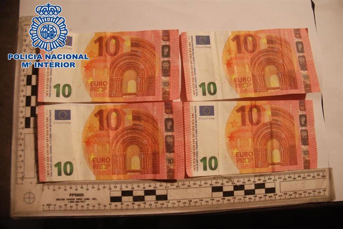 Billetes de diez euros falsos