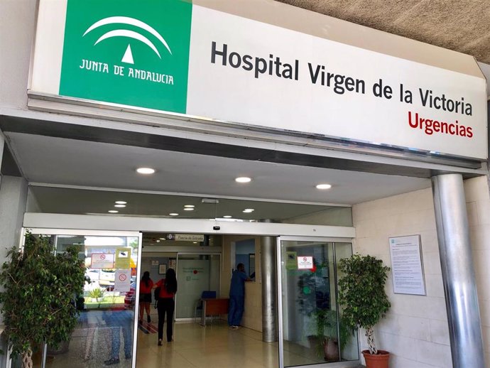 Puerta de Urgencias del Hospital Virgen de la Victoria de Málaga capital