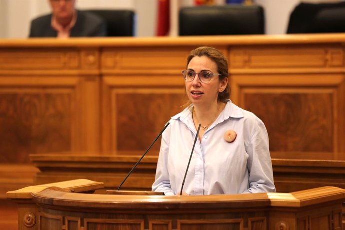 La diputada de Cs Úrsula Lopez interviene en el pleno de las Cortes.