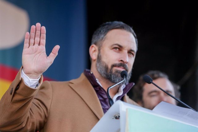 El presidente de Vox, Santiago Abascal, durante la concentración convocada por la plataforma 'España Existe' frente al Ayuntamiento de Madrid el pasado domingo.