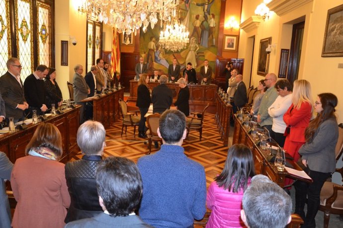 Minuto de silencio en la Diputación de Lleida.