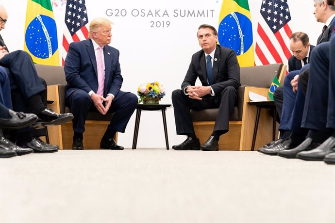 El presidente de Estados Unidos,  Donald Trump, y el de Brasil, Jair Bolsonaro, durante un encuentro en la última cumbre del G20 celebrada en Tokio, Japón.