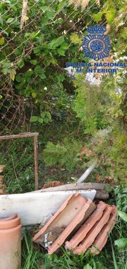 La Policía Nacional detiene a dos personas que irrumpieron por la fuerza en el garaje de un domicilio