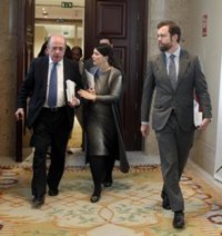 Vox defiende el 'pin parental': "Los padres saben mucho mejor que los profesores lo que es mejor para sus hijos"