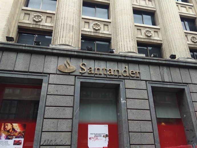 Imagen de archivo de una sucursal del Banco Santander.