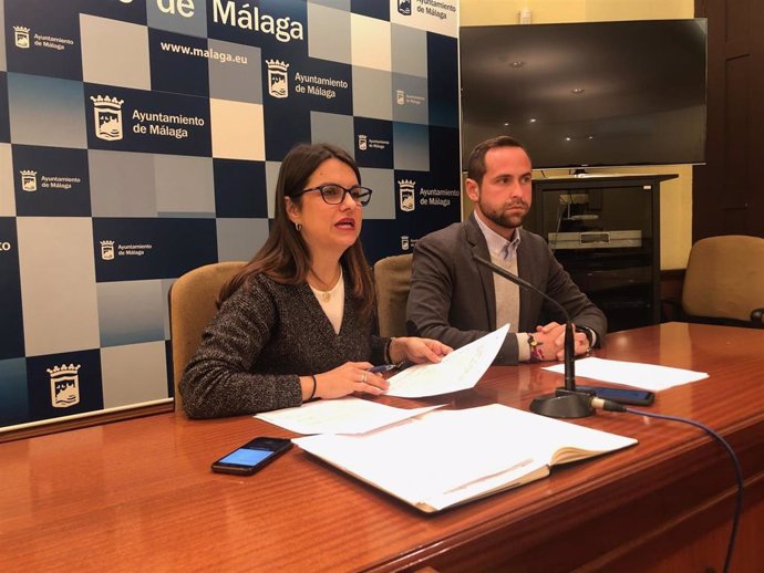 Susana Carillo, portavoz del equipo de gobierno del Ayuntamiento de Málaga, junto al concejal Luis Verde.