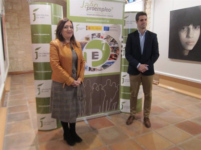 El diputado de Empleo y Empresa, Luis Miguel Carmona, y la subdelegada del Gobierno en Jaén, Catalina Madueño