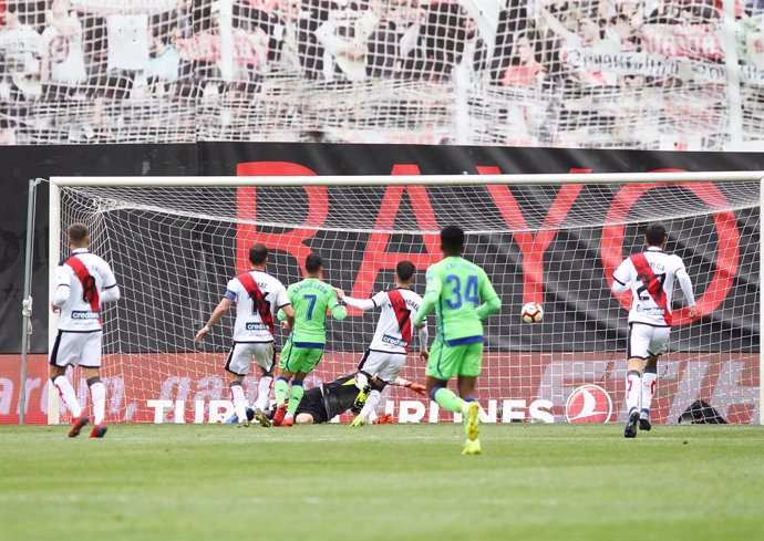 Fútbol.- Antiviolencia declara de alto riesgo el Rayo-Betis de Copa y los Real M