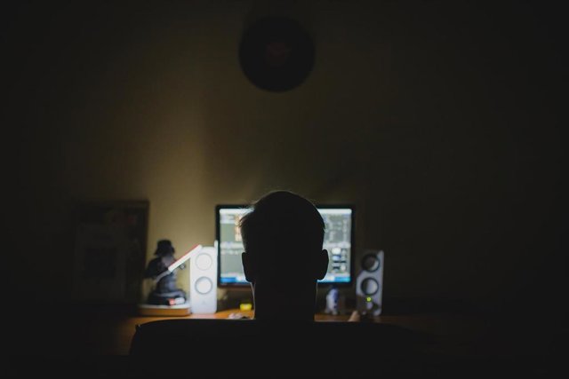 A young man was arrested in the Netherlands for stealing 12,000 million passwords Hacker