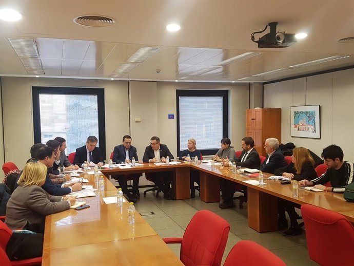 Imagen de la reunión entre CROEM y el PSRM-PSOE