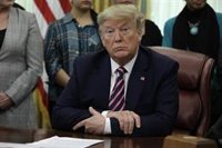 Trump acusa al observatorio que denunció sus presiones a Ucrania de seguir los dictados de Pelosi