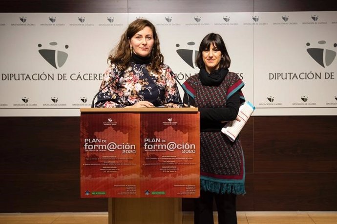 La diputada de Formación y la de Personal presentan el Plan de Formación 2020 de la Diputación de Cáceres