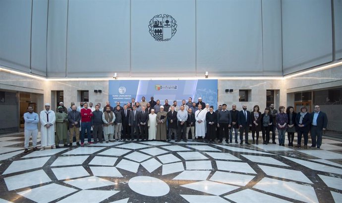 Instituciones vascas y comunidades islámicas asumen un compromiso compartido en favor de una convivencia "integradora".