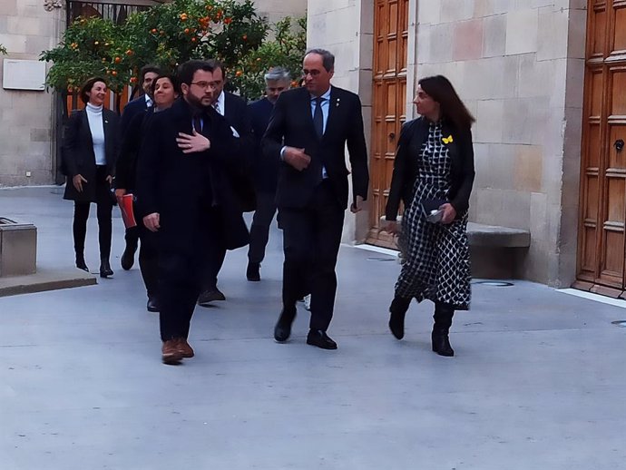 El vicepresident de la Generalitat, Pere Aragons, el president, Quim Torra, i la consellera de Presidncia, Meritxell Budó, abans de la reunió de la taula de partits catalans