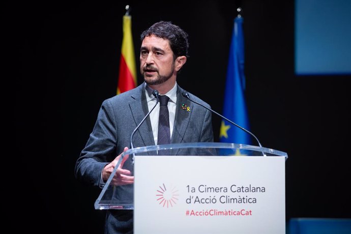 El Conseller de Territori i Sostenibilitat de la Generalitat, Dami Calvet, durant la seva intervenció en la Cimera Catalana d'Acció Climtica, celebrada en el Teatre Nacional de Catalunya, a Barcelona /Catalunya (Espanya), a 17 de gener de 2020.
