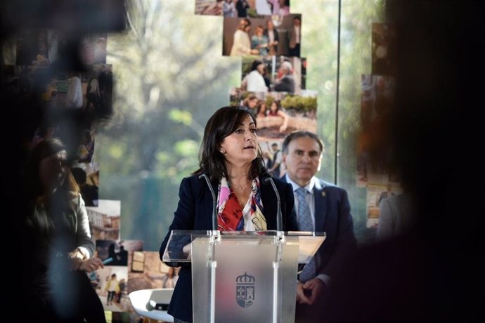 La presidenta del Gobierno, Concha Andreu, hace balance de sus cien días de Gobierno