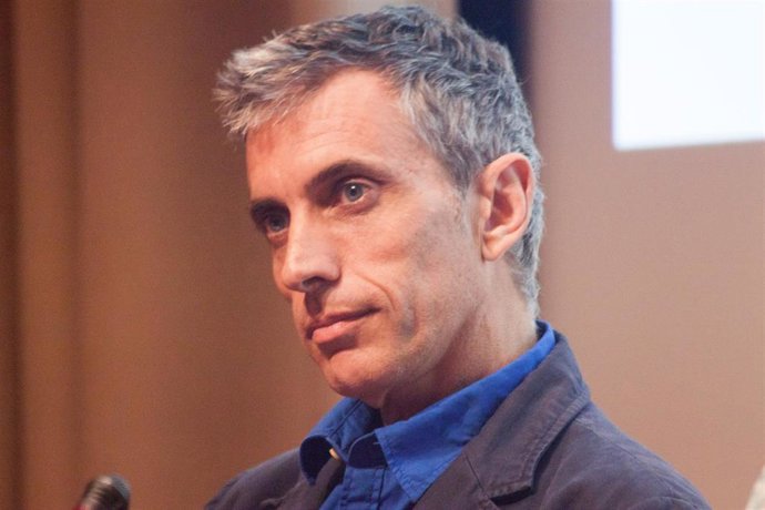 Np.La Perspectiva Científica Y La Crítica Social Al Individualismo Centran Las Próximas Conferencias En La Térmica