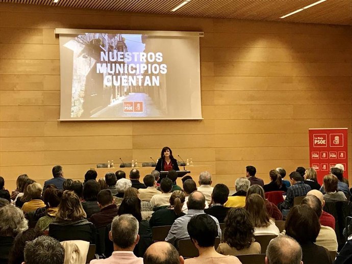 Intervención de Concha Andreu en el foro municipal del PSOE