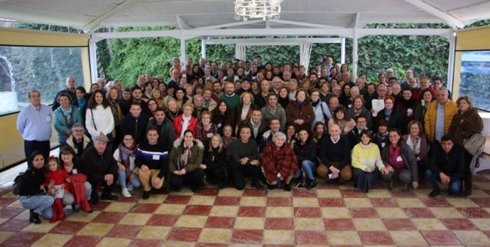 Foto de familia de todos los voluntarios participantes en el encuentro