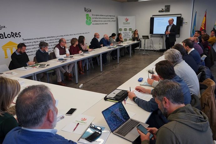 Asociación Española de Operadores Públicos de Abastecimiento y Saneamiento (Aeopas) preside encuentro celebrado en Badajoz en el que han participado 25 empresas de agua de diferentes puntos de España