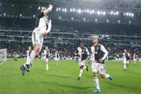 Un doblete de Cristiano destaca a la Juventus en el liderato