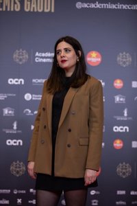 La debutante Belén Funes gana el Premio a Mejor Dirección por 'La hija de un ladrón' en los Premis Gaudí