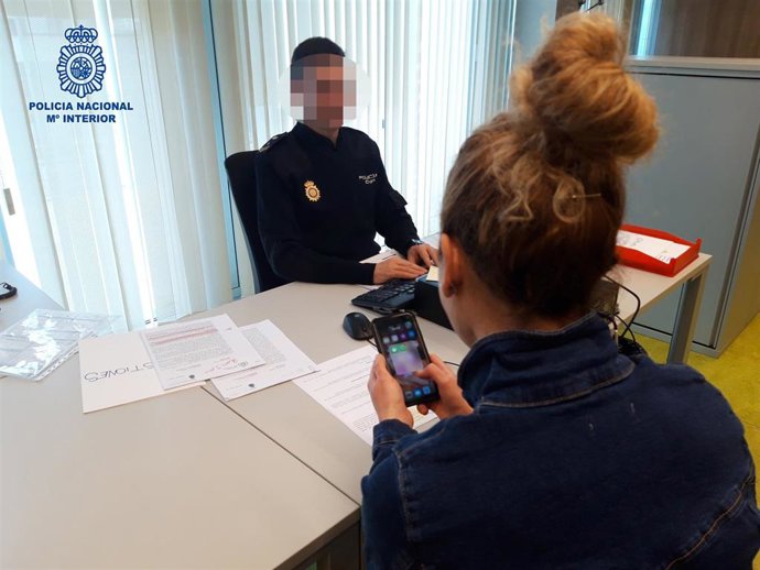 Detenido un joven de 15 años por acoso a una menor de 14 medinate sexting por Imstagram