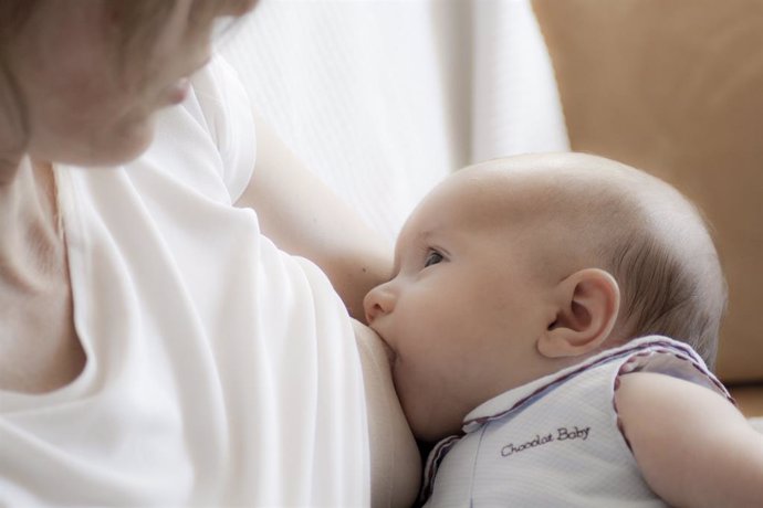 Los anticuerpos derivados de la microbiota de la madre protegen al recién nacido