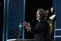 Joaquin Phoenix dedica al Joker de Heath Ledger su premio en los SAG Awards