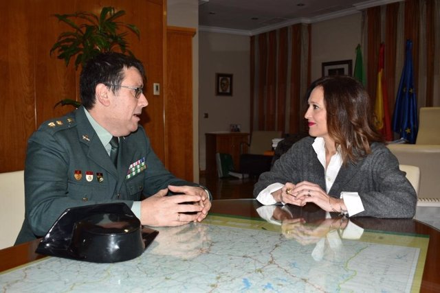 Encuentro de la delegada del Gobierno andaluz con el nuevo responsable de la Comandancia de Jaén, el teniente coronel Francisco José Lozano
