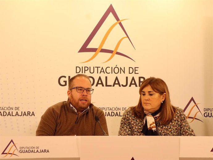El diputado de Turismo de la Diputación de Guadalajara, Rubén García, y la delegada de Turismo de la Junta, Susana Blas