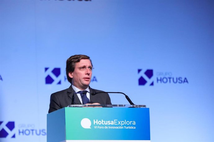 El alcalde de Madrid, José Luis Martínez- Almeida, durante su intervención en la inauguración de la VI edición del Foro de Innovación Turística 'Hotusa Explora', en el Auditorio Norte de IFEMA, Madrid /España, a 20 de enero de 2020.