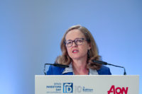 Calviño dice que la previsión de crecimiento del FMI para España está "en línea" con la de otros organismos