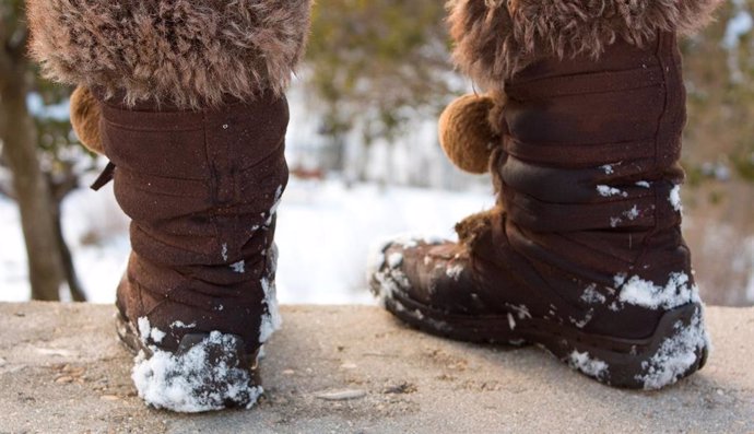 Los podólogos gallegos aconsejan calzado y calcetines aislantes y evitar contrastes térmicos para prevenir los sabañones en invierno.