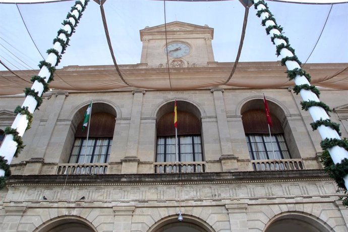 Sevilla.- El presupuesto municipal de 2020 contabiliza 924 vacantes "disponibles" y 105 "no disponibles"