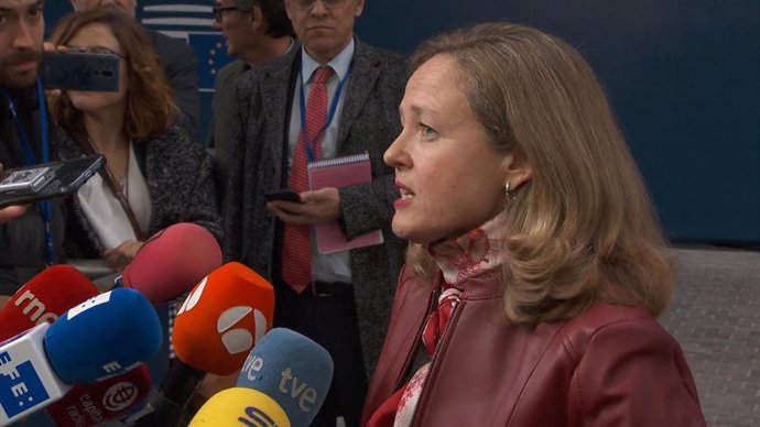VÍDEO: Calviño buscará con Bruselas un "equilibrio" entre responsabilidad fiscal