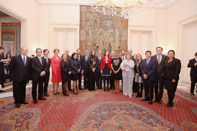 La ministra Reyes Maroto con ministros iberoamericanos