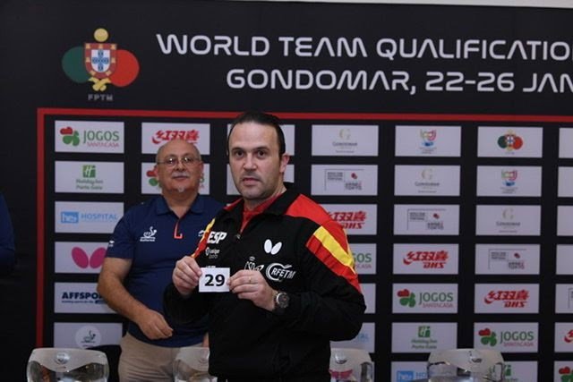 El seleccionador español masculino de tenis de mesa, Víctor Sánchez