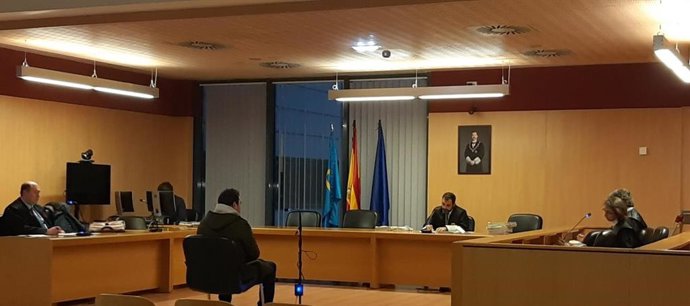 Juicio a un supuesto falso odontólogo