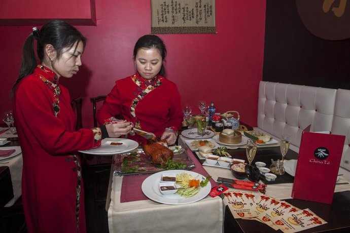 Imagen de uno de los restaurantes que participan en el evento 'China Taste' con un plato representativo de la gastronomía de este país.
