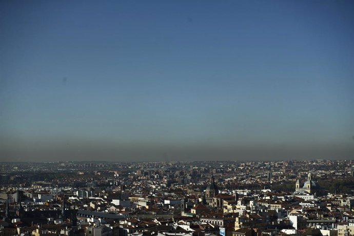 Imatge de la ciutat de Madrid  en qu són evidents els efectes de la contaminació.