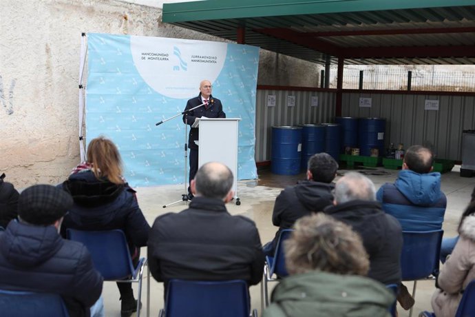 El consejero Ciriza inaugura el nuevo punto limpio de Sartaguda